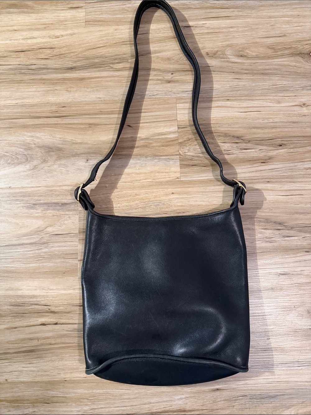 Vintage Coach Classic Black Leather Shoulder Bag - Minimalist Crossbody